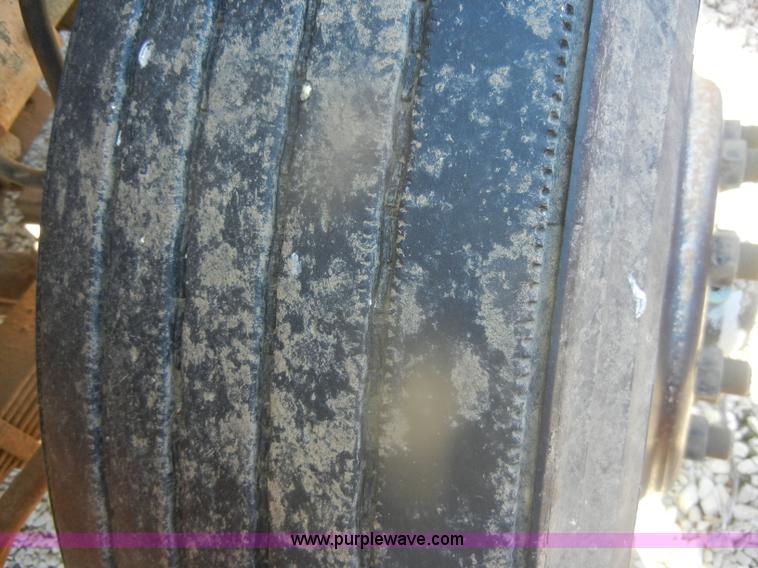 image for item D4573 1989 Ford L8000 dump truck