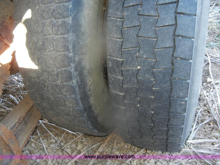 image for item D4573 1989 Ford L8000 dump truck