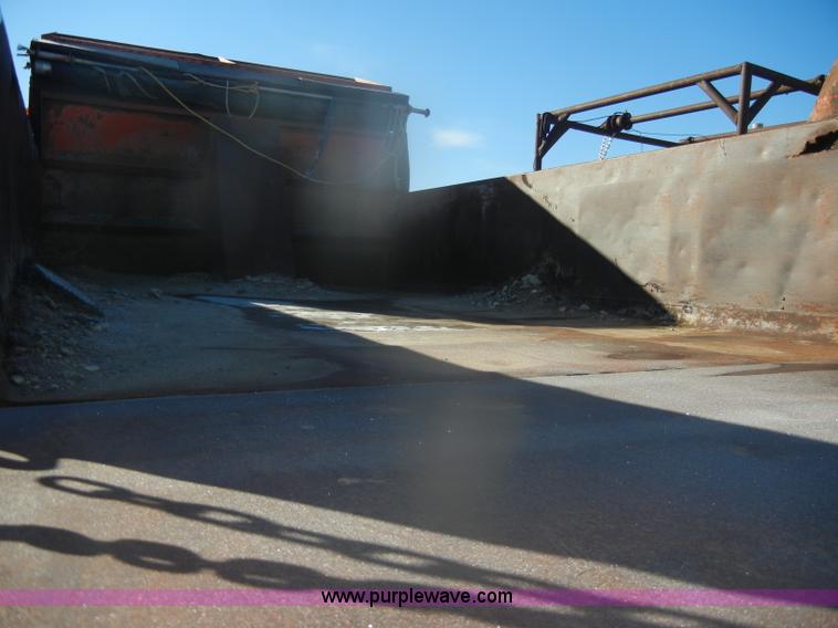 image for item D4573 1989 Ford L8000 dump truck