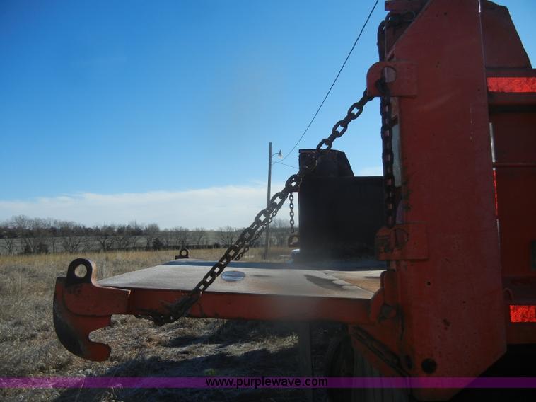 image for item D4573 1989 Ford L8000 dump truck