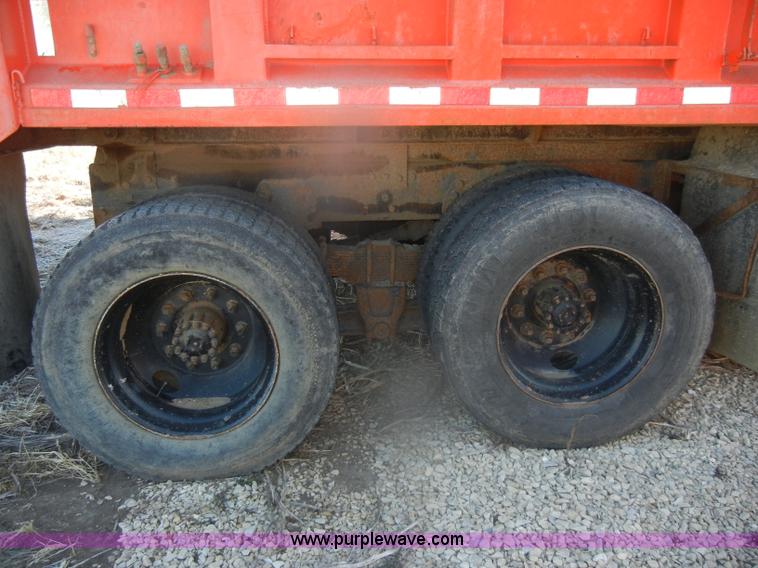 image for item D4573 1989 Ford L8000 dump truck