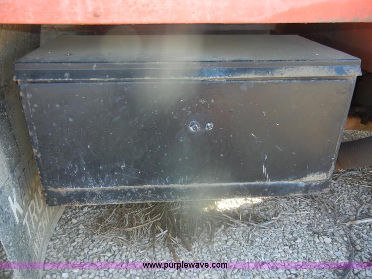 image for item D4573 1989 Ford L8000 dump truck