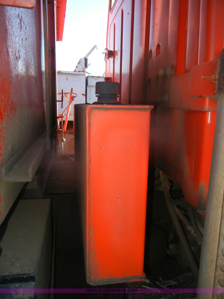 image for item D4573 1989 Ford L8000 dump truck