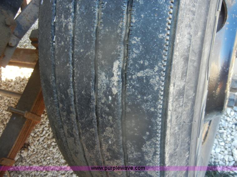 image for item D4573 1989 Ford L8000 dump truck