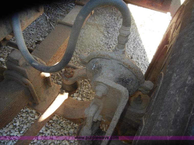 image for item D4573 1989 Ford L8000 dump truck