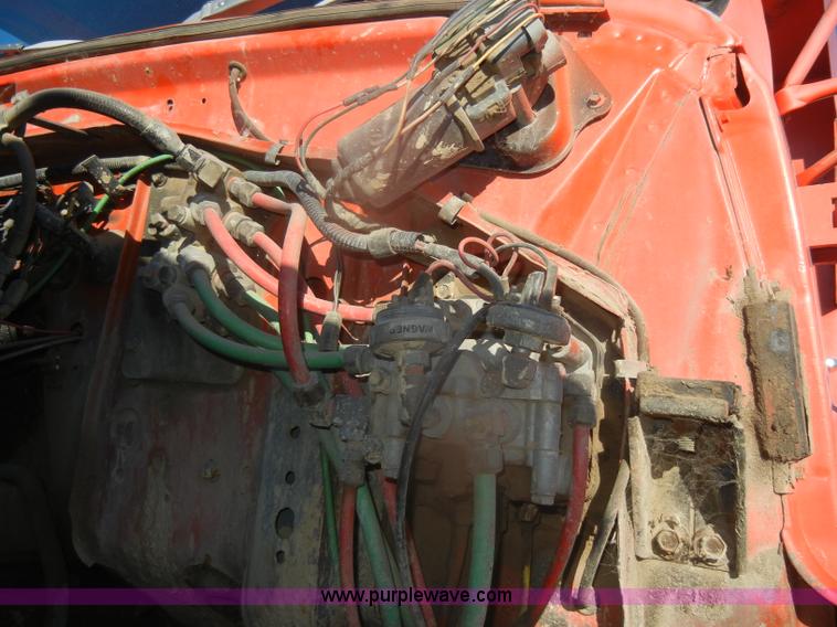 image for item D4573 1989 Ford L8000 dump truck