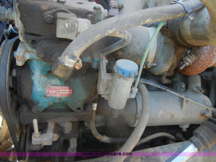 image for item D4573 1989 Ford L8000 dump truck