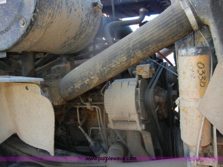 image for item D4573 1989 Ford L8000 dump truck