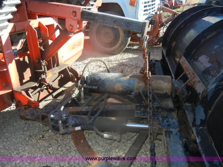 image for item D4573 1989 Ford L8000 dump truck