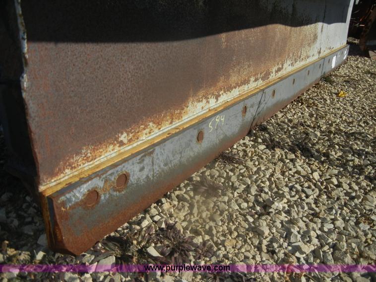 image for item D4573 1989 Ford L8000 dump truck