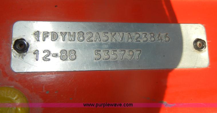 image for item D4573 1989 Ford L8000 dump truck