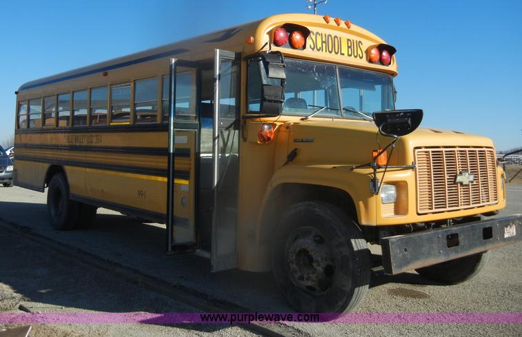 image for item D4584 1999 Chevrolet Blue Bird school bus
