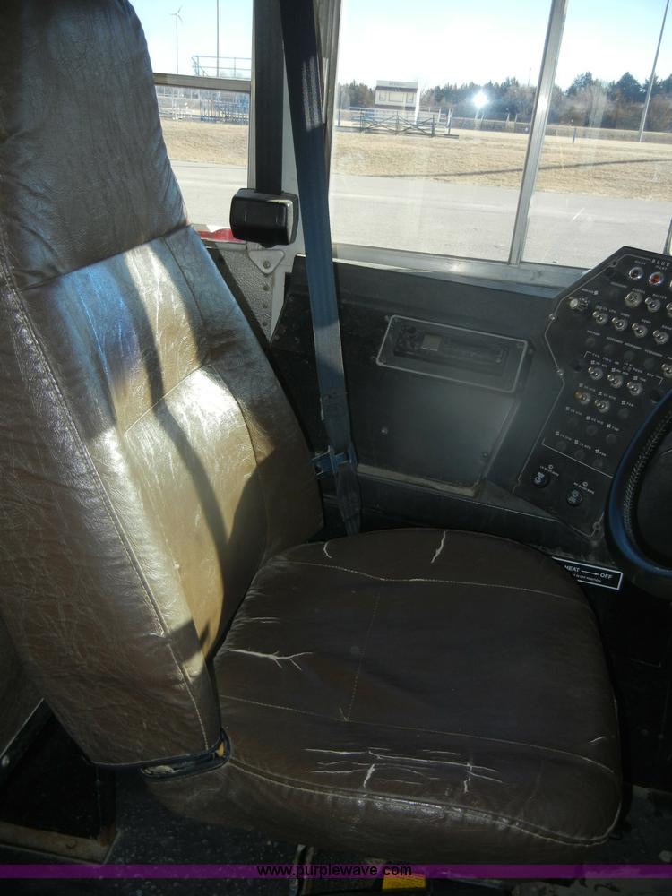 image for item D4584 1999 Chevrolet Blue Bird school bus