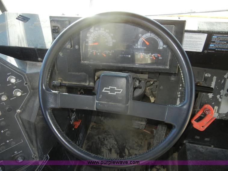 image for item D4584 1999 Chevrolet Blue Bird school bus