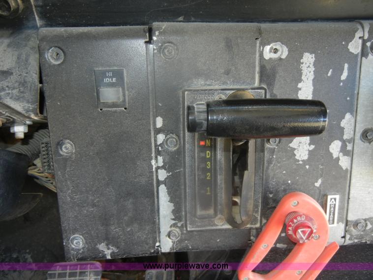 image for item D4584 1999 Chevrolet Blue Bird school bus