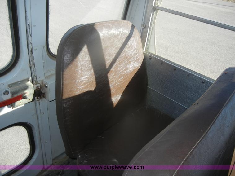 image for item D4584 1999 Chevrolet Blue Bird school bus