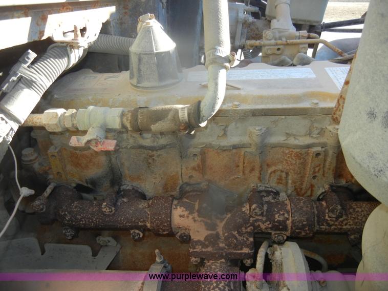 image for item D4584 1999 Chevrolet Blue Bird school bus