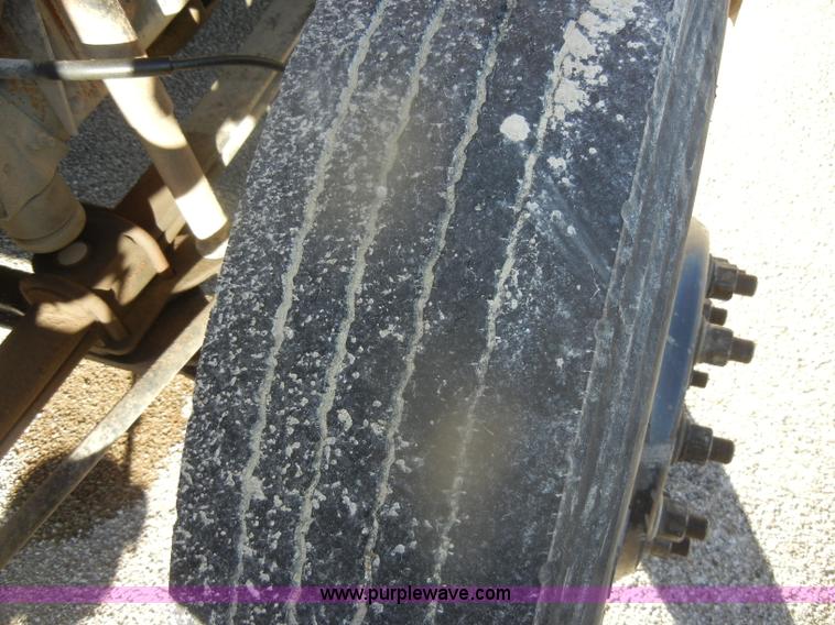 image for item D4584 1999 Chevrolet Blue Bird school bus