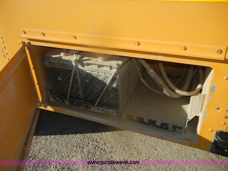 image for item D4584 1999 Chevrolet Blue Bird school bus