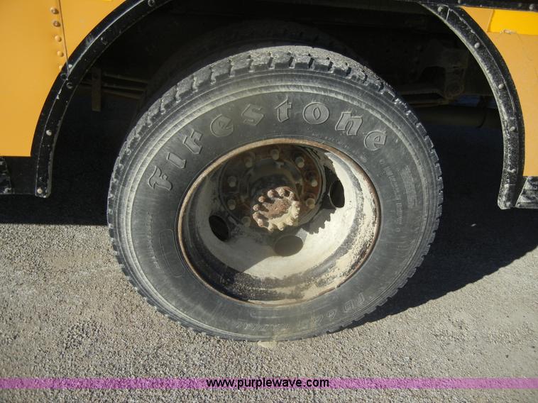 image for item D4584 1999 Chevrolet Blue Bird school bus