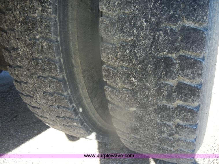 image for item D4584 1999 Chevrolet Blue Bird school bus