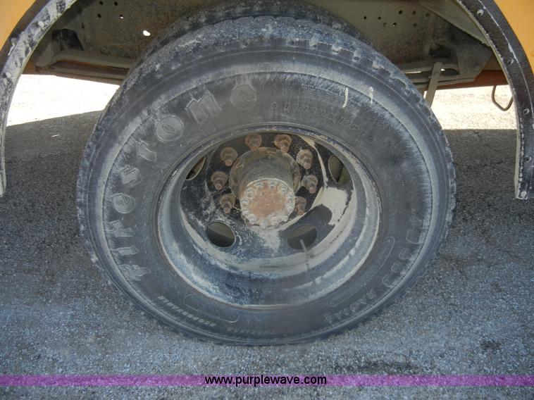 image for item D4584 1999 Chevrolet Blue Bird school bus