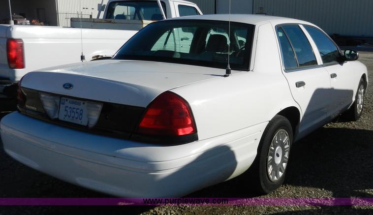 image for item D4589 2003 Ford Crown Victoria Police Interceptor