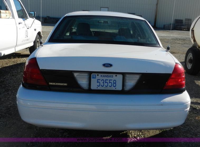 image for item D4589 2003 Ford Crown Victoria Police Interceptor