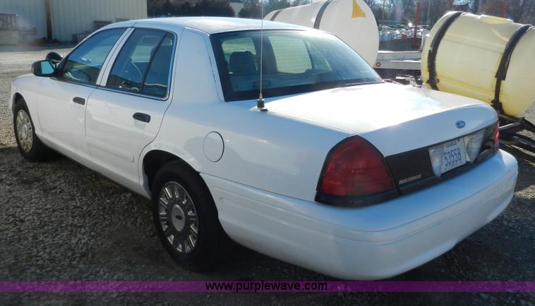 image for item D4589 2003 Ford Crown Victoria Police Interceptor