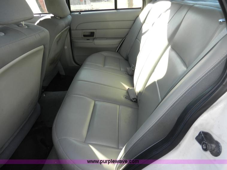 image for item D4589 2003 Ford Crown Victoria Police Interceptor