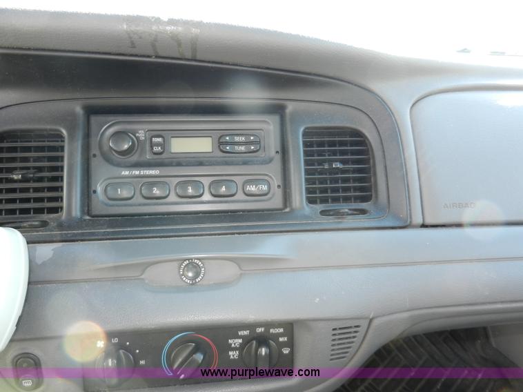 image for item D4589 2003 Ford Crown Victoria Police Interceptor