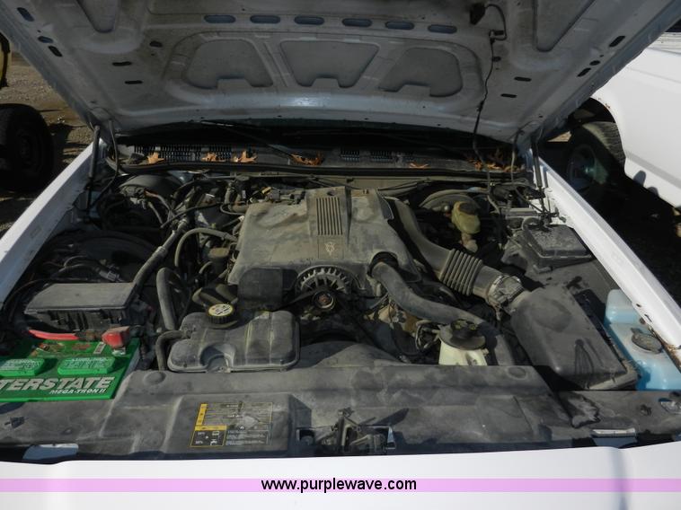 image for item D4589 2003 Ford Crown Victoria Police Interceptor