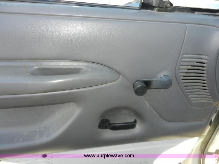 image for item D4591 1995 Ford F150 XL pickup truck