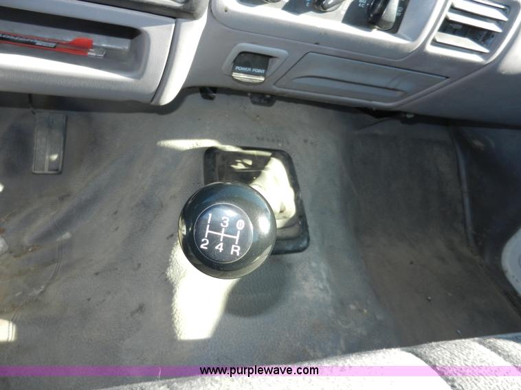 image for item D4591 1995 Ford F150 XL pickup truck