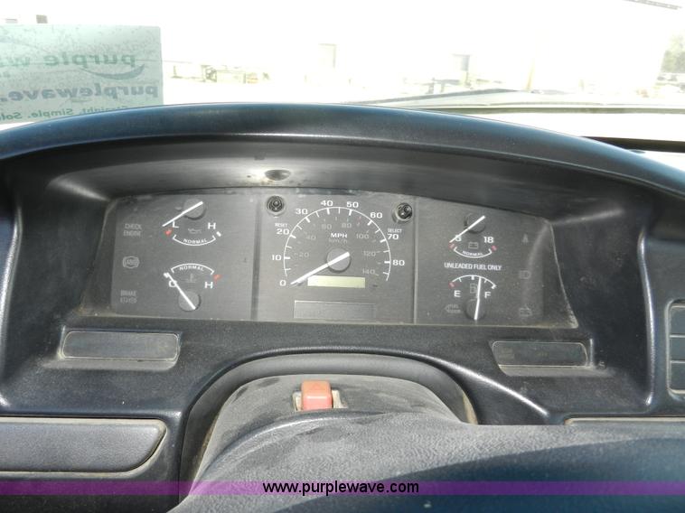 image for item D4591 1995 Ford F150 XL pickup truck