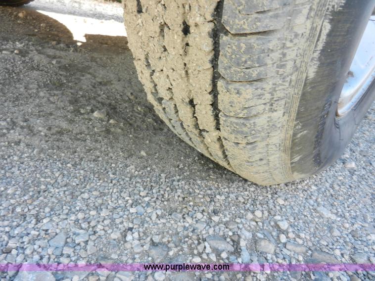 image for item D4591 1995 Ford F150 XL pickup truck