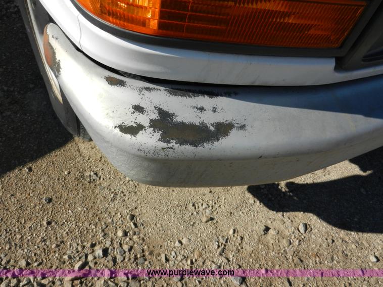 image for item D4591 1995 Ford F150 XL pickup truck