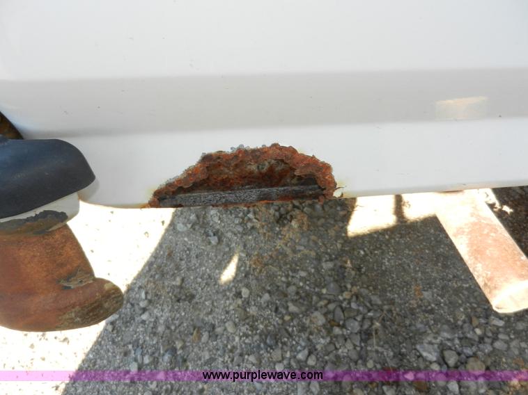 image for item D4591 1995 Ford F150 XL pickup truck