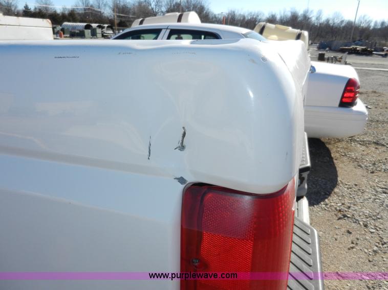 image for item D4591 1995 Ford F150 XL pickup truck