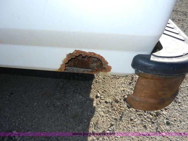 image for item D4591 1995 Ford F150 XL pickup truck