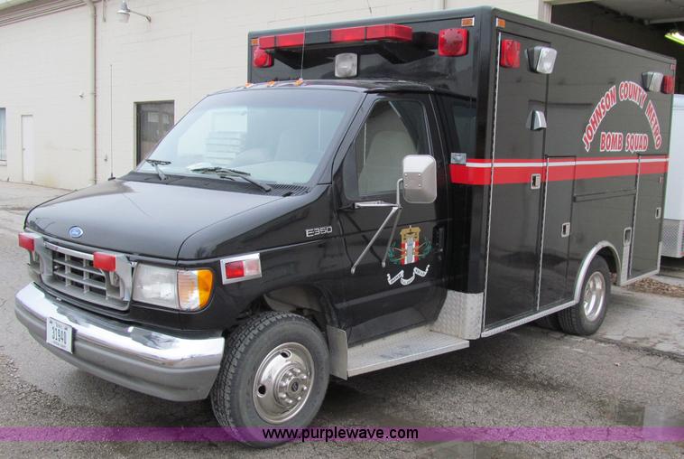 image for item D7045 1992 Ford Econoline E350 ambulance