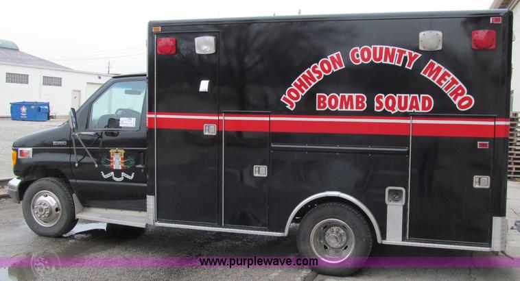 image for item D7045 1992 Ford Econoline E350 ambulance