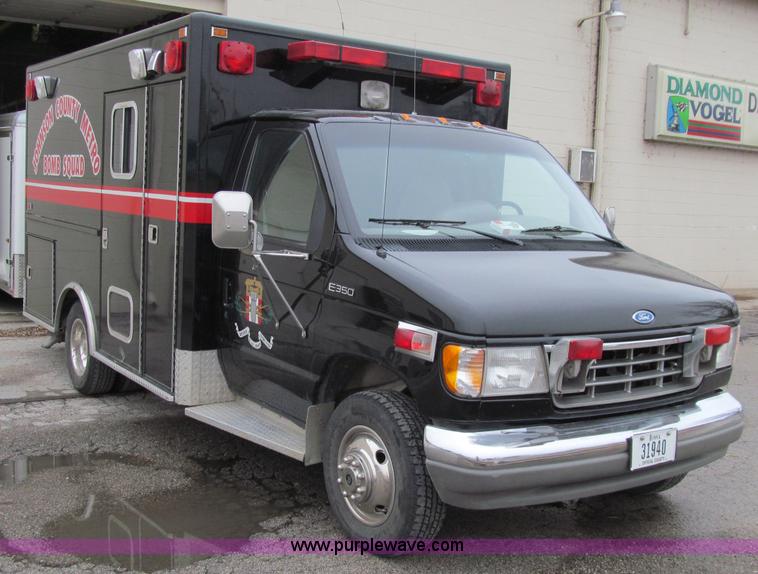 image for item D7045 1992 Ford Econoline E350 ambulance