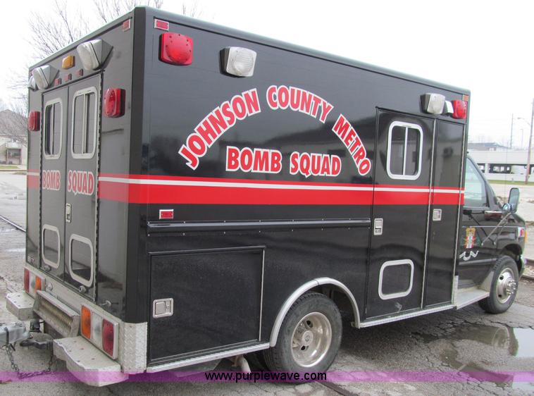 image for item D7045 1992 Ford Econoline E350 ambulance