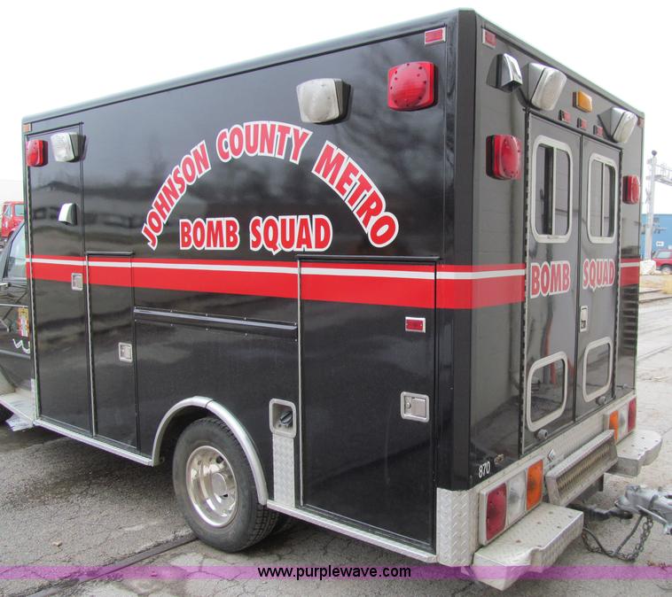 image for item D7045 1992 Ford Econoline E350 ambulance