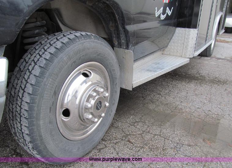 image for item D7045 1992 Ford Econoline E350 ambulance