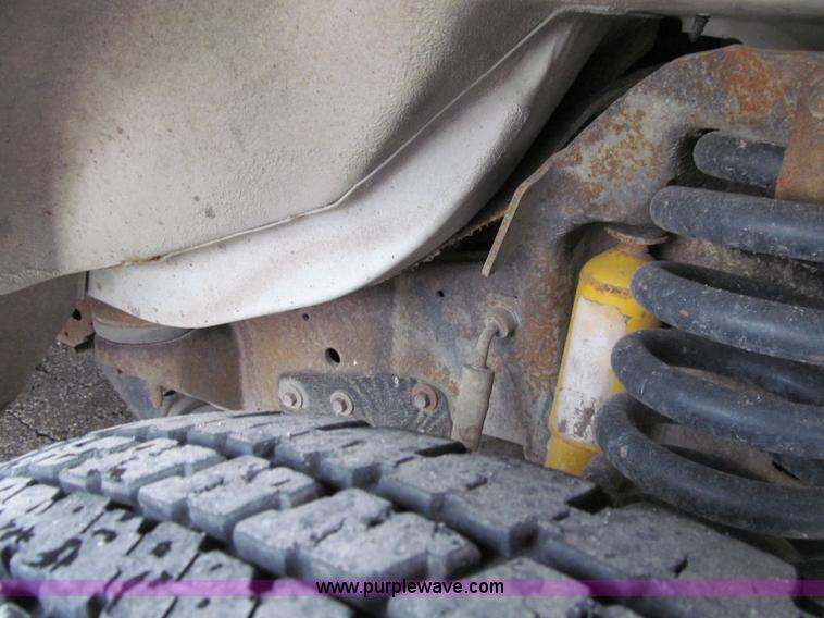 image for item D7045 1992 Ford Econoline E350 ambulance