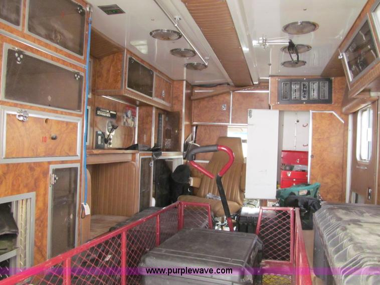 image for item D7045 1992 Ford Econoline E350 ambulance