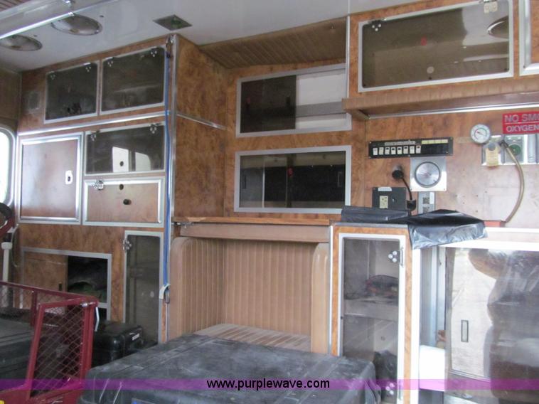 image for item D7045 1992 Ford Econoline E350 ambulance