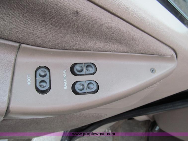 image for item D7045 1992 Ford Econoline E350 ambulance